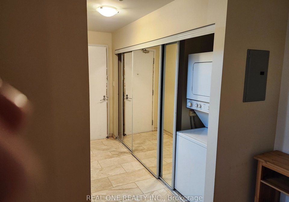 38-grenville-avenue-toronto-ontario-c13022804