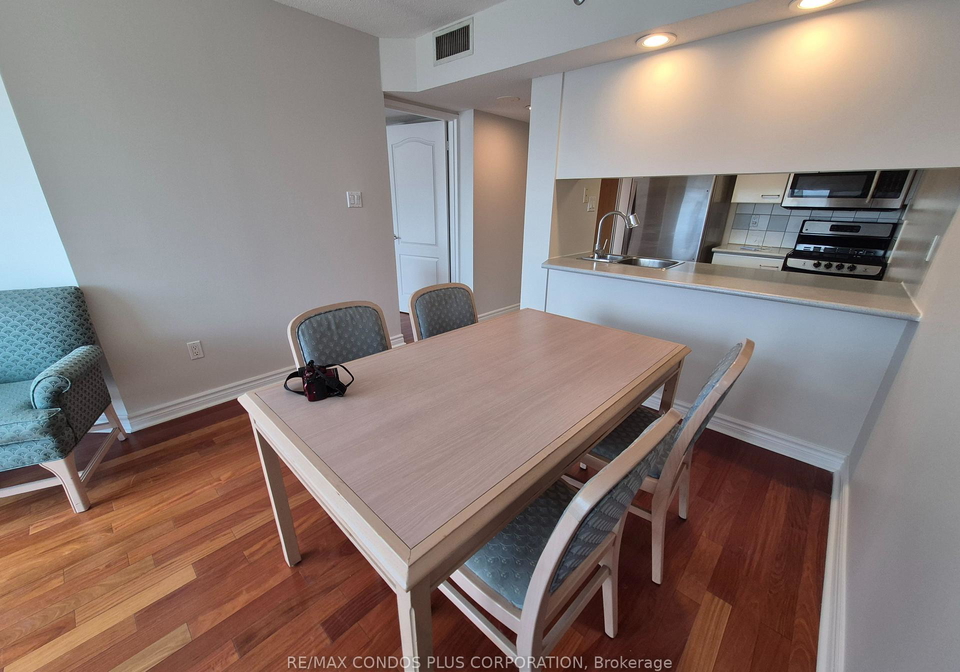 38-elm-street-toronto-ontario-c13022842