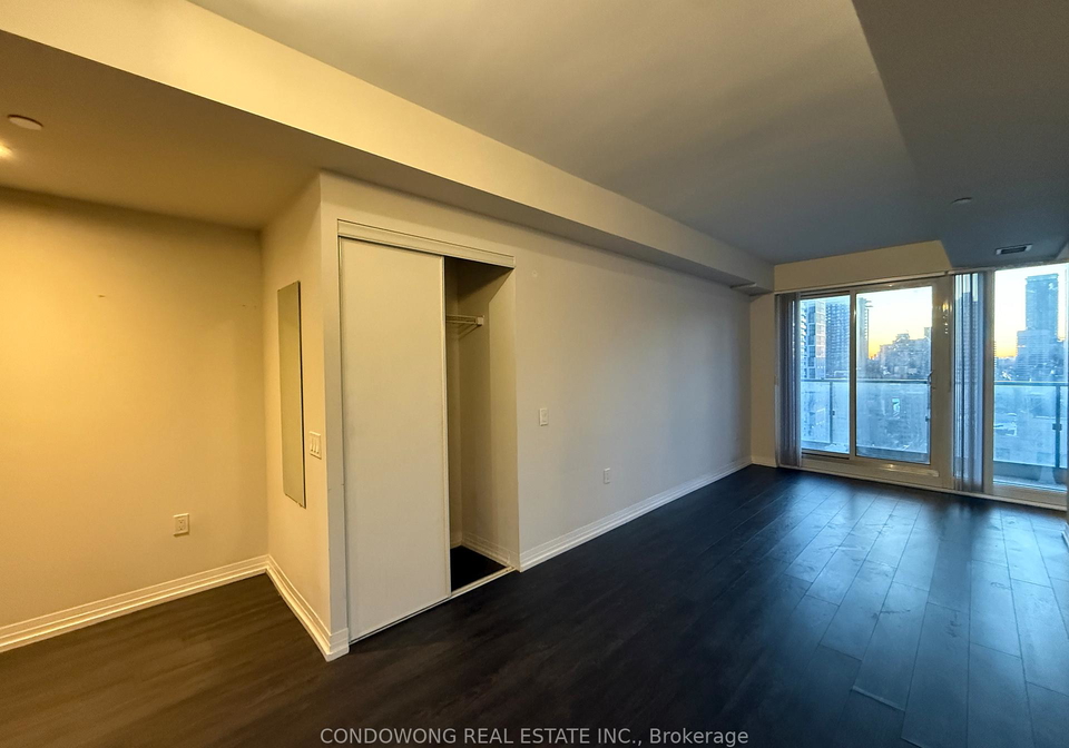 251-jarvis-street-toronto-ontario-c13022856