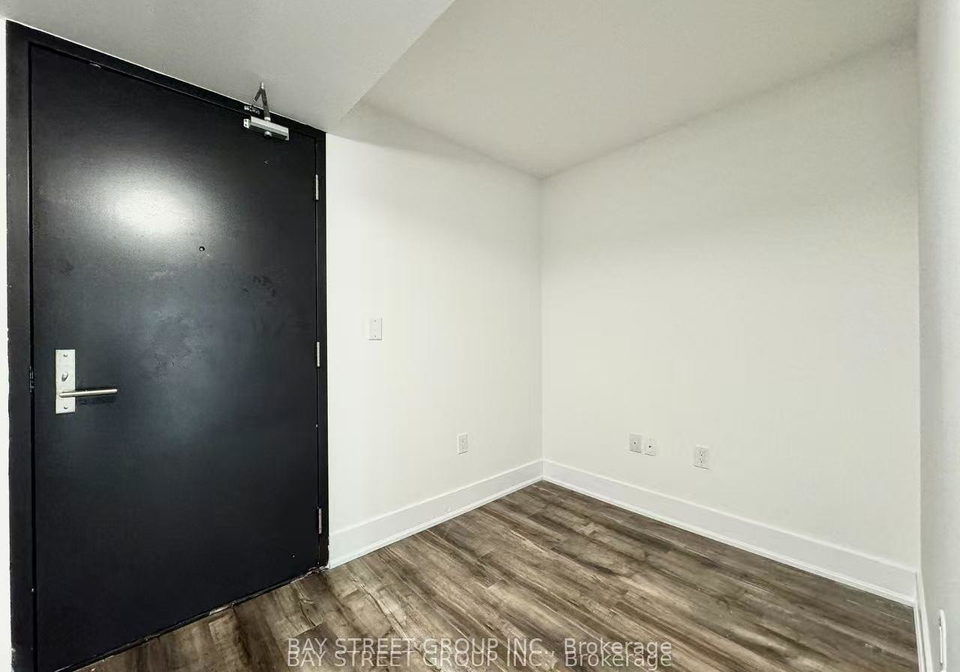 955-bay-street-toronto-ontario-c13022980