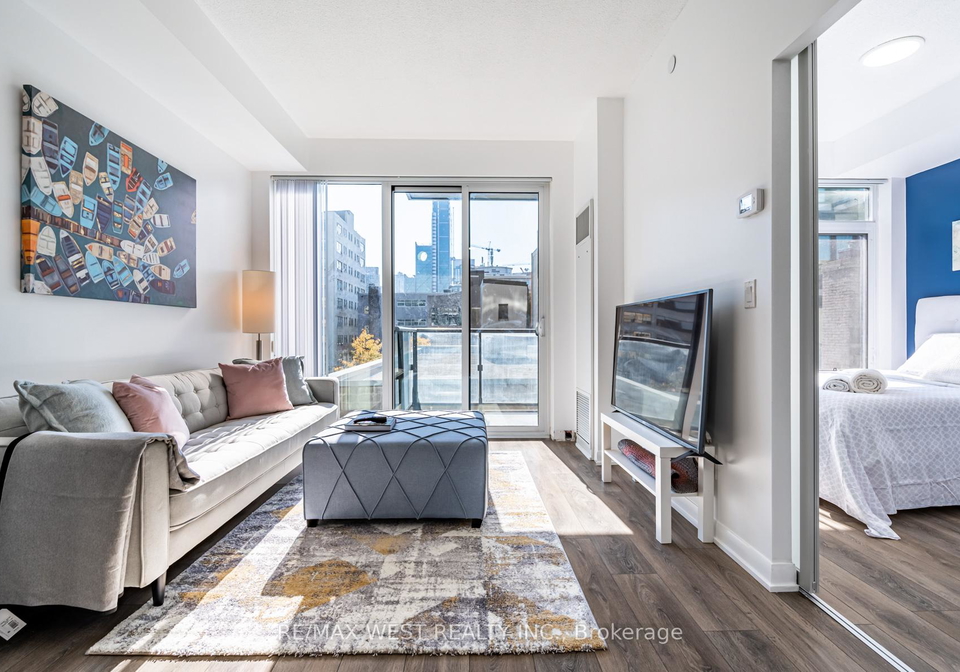 435-richmond-street-w-toronto-ontario-c13023008