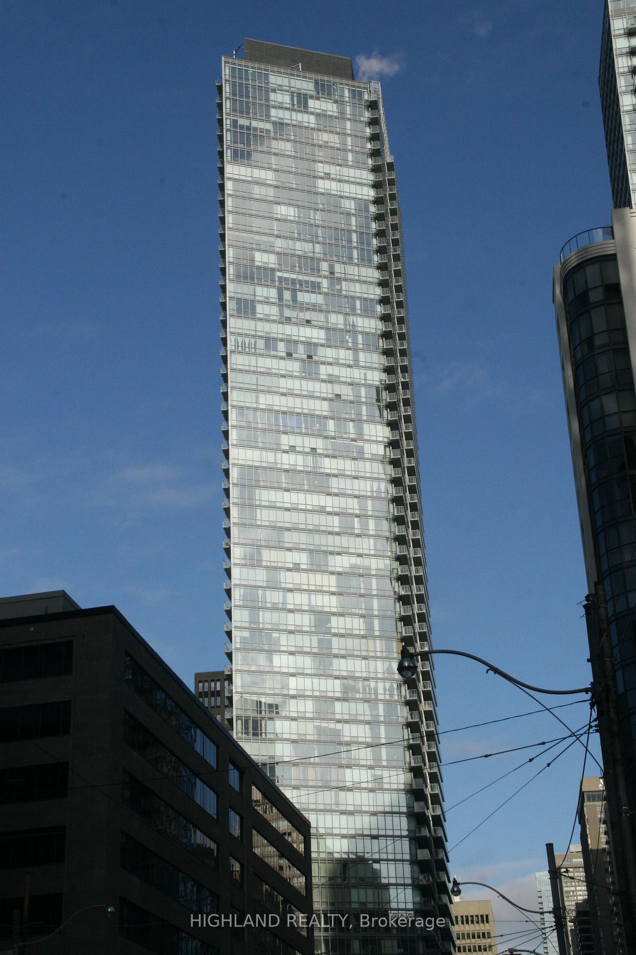 832-bay-street-toronto-ontario-c13023110