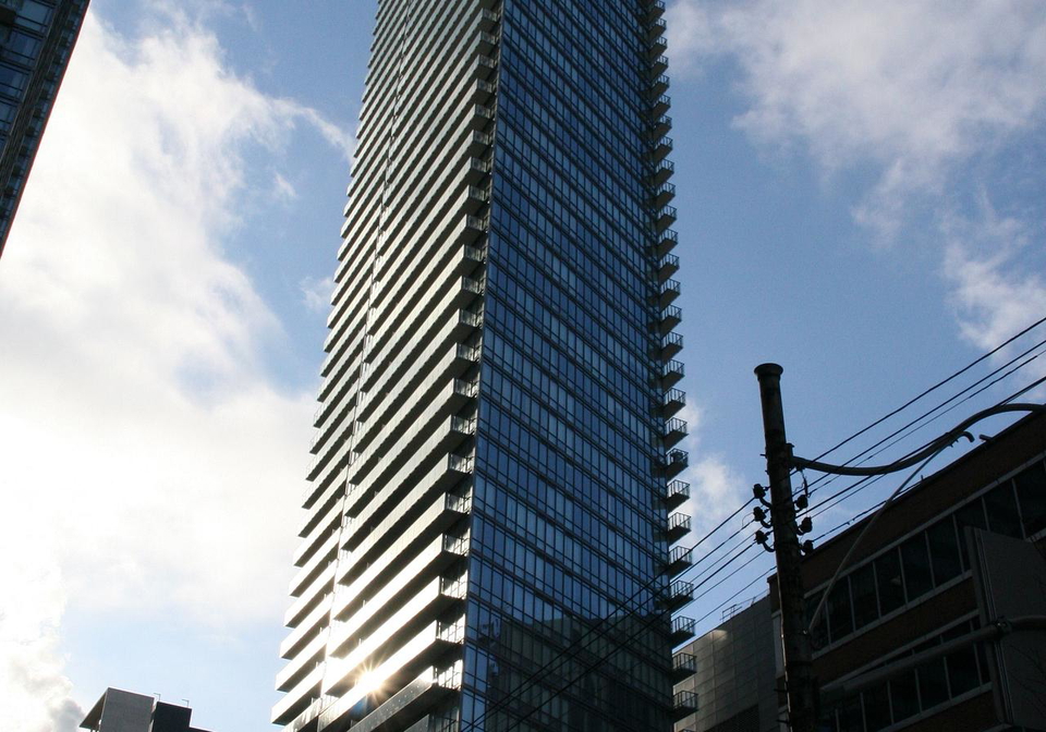 832-bay-street-toronto-ontario-c13023110