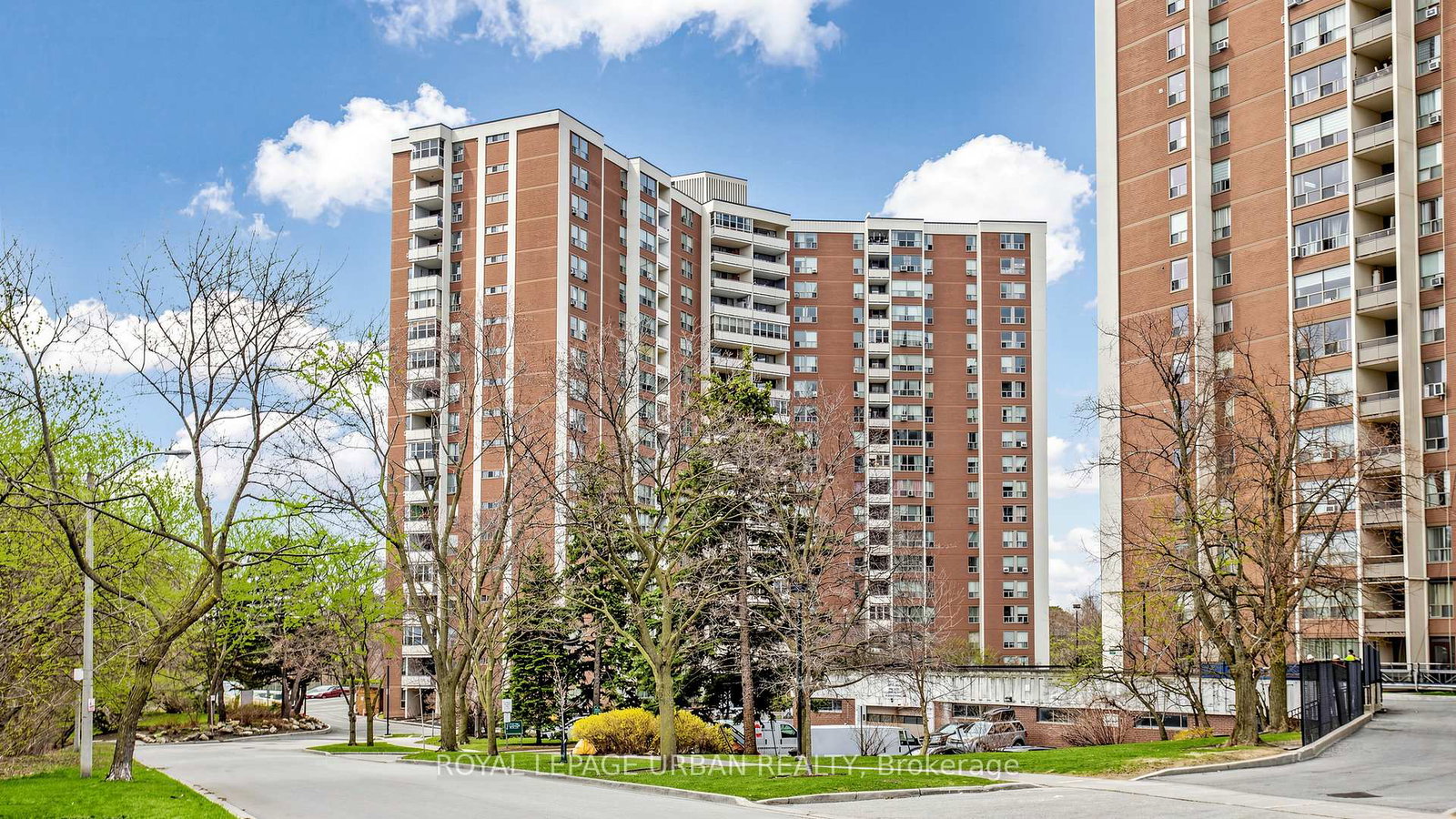 60-pavane-linkway-east-york-ontario-c13023262