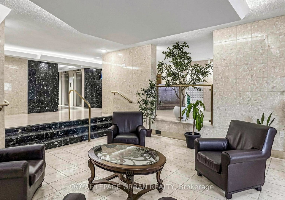 60-pavane-linkway-east-york-ontario-c13023262