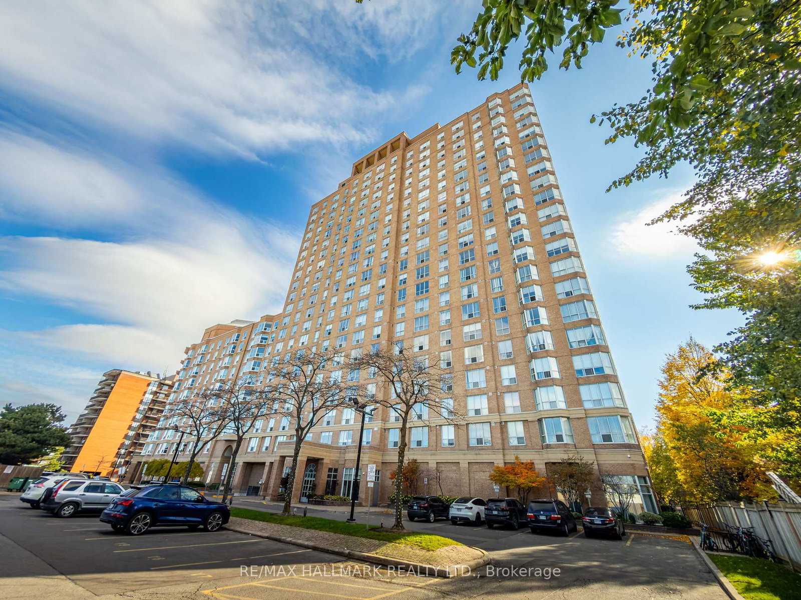 21-overlea-boulevard-east-york-ontario-c13023406