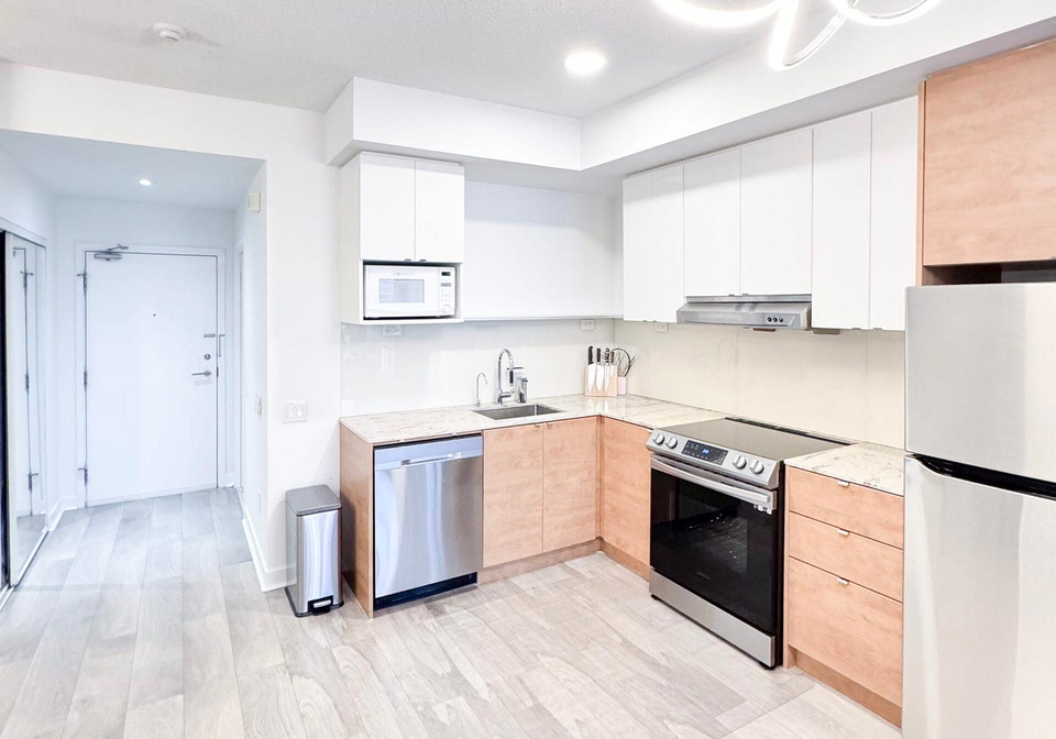 121-mcmahon-drive-north-york-ontario-c13023448