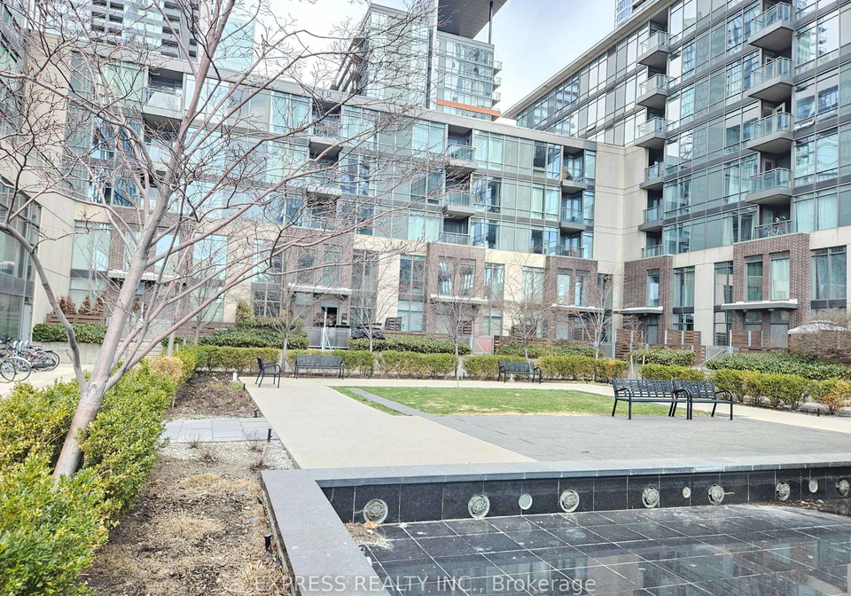 15-fort-york-boulevard-toronto-ontario-c13023832