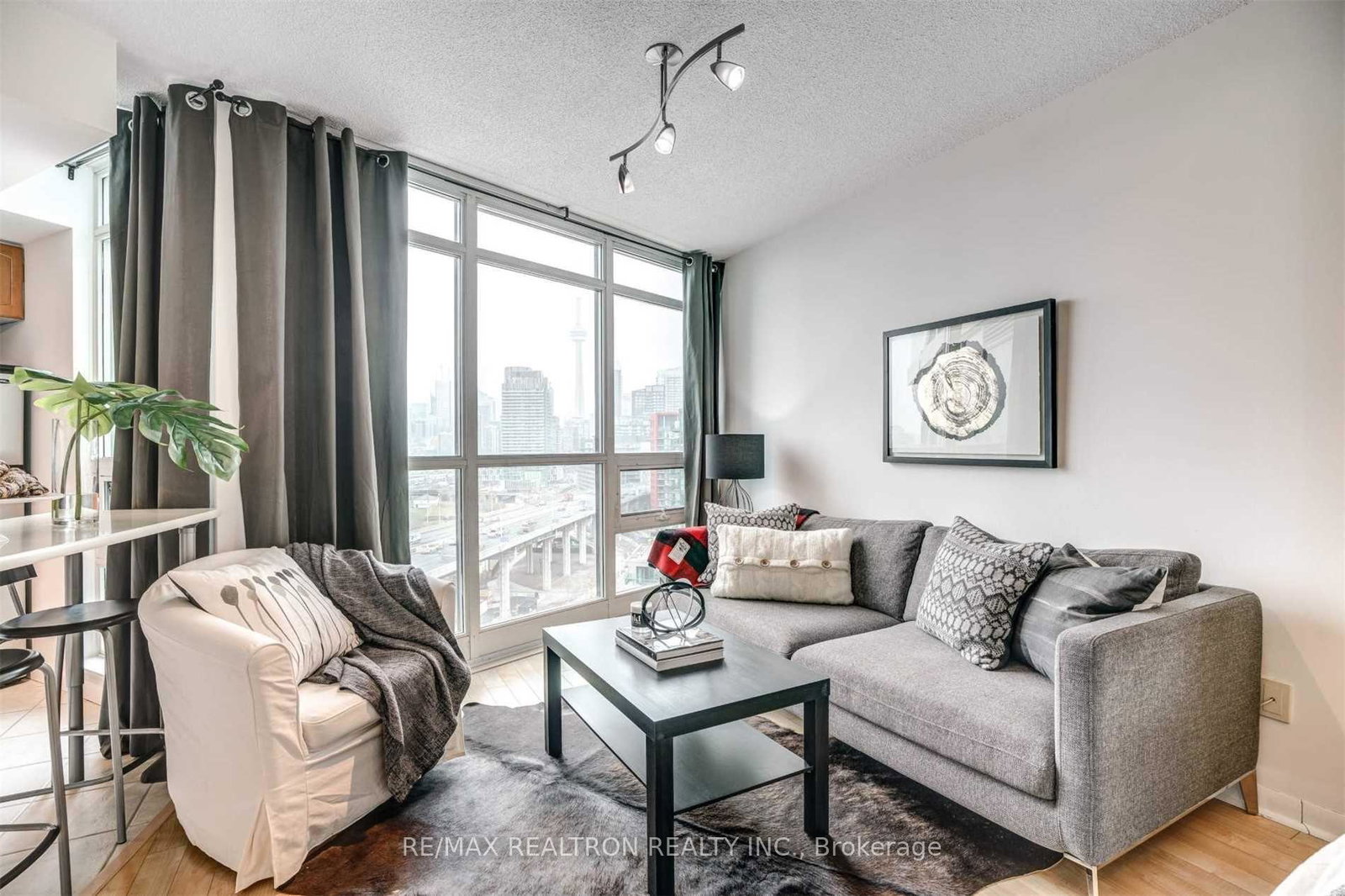 231-fort-york-boulevard-toronto-ontario-c13023944