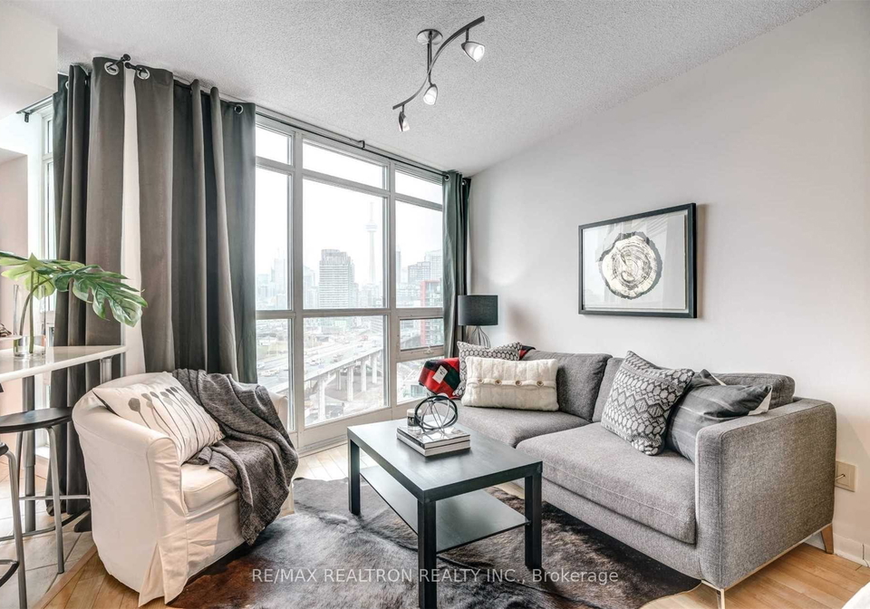 231-fort-york-boulevard-toronto-ontario-c13023944