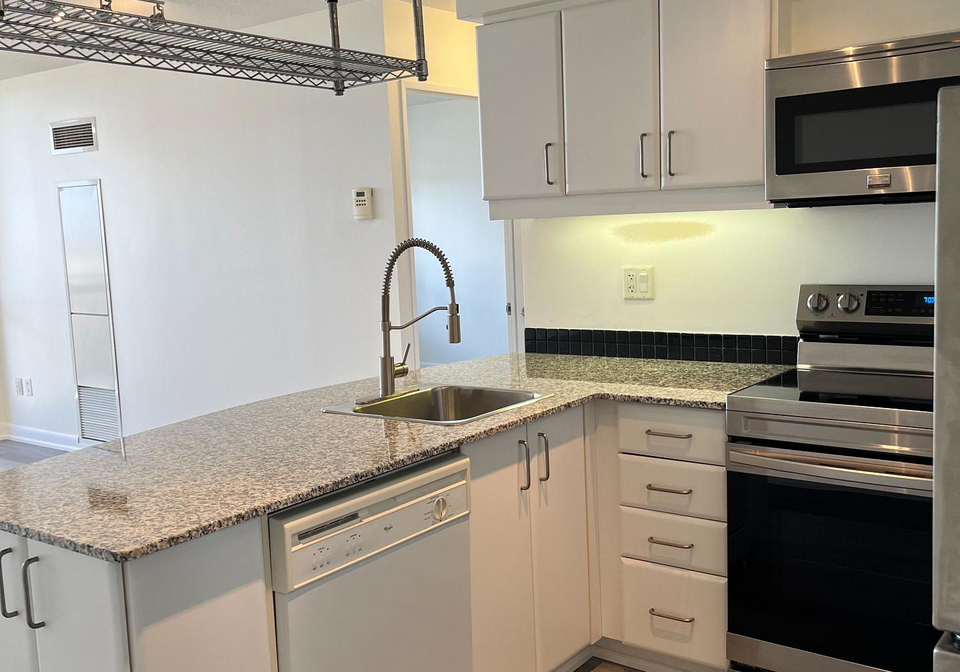 33-sheppard-avenue-e-north-york-ontario-c13024012