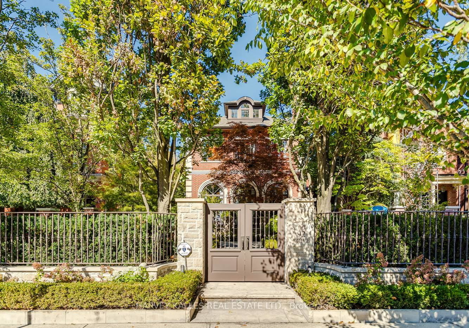 92-south-drive-toronto-ontario-c13024424