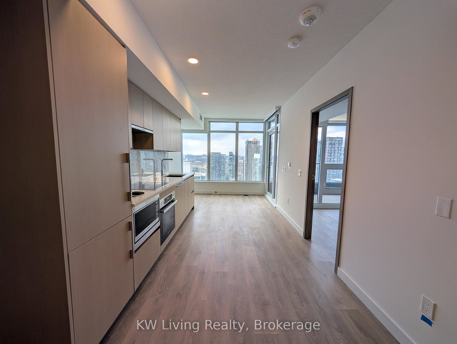 1-concord-cityplace-way-toronto-ontario-c13024724