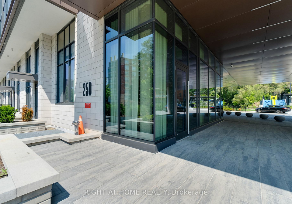 250-lawrence-avenue-w-toronto-ontario-c13024938