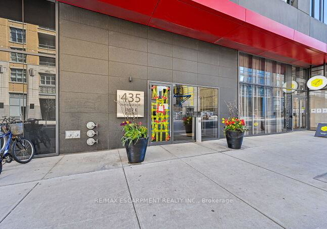 435-richmond-street-w-toronto-ontario-c13025032