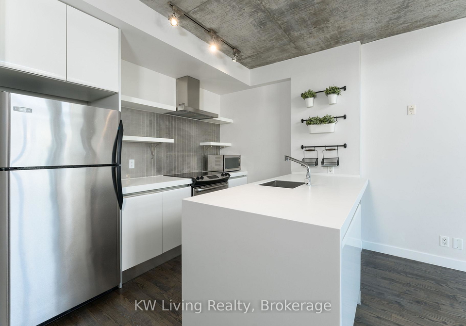 75-portland-street-toronto-ontario-c13025252