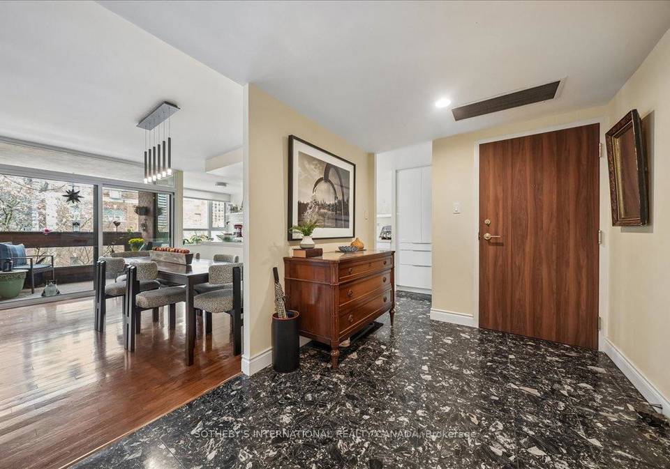55-wellesley-street-e-toronto-ontario-c13025500