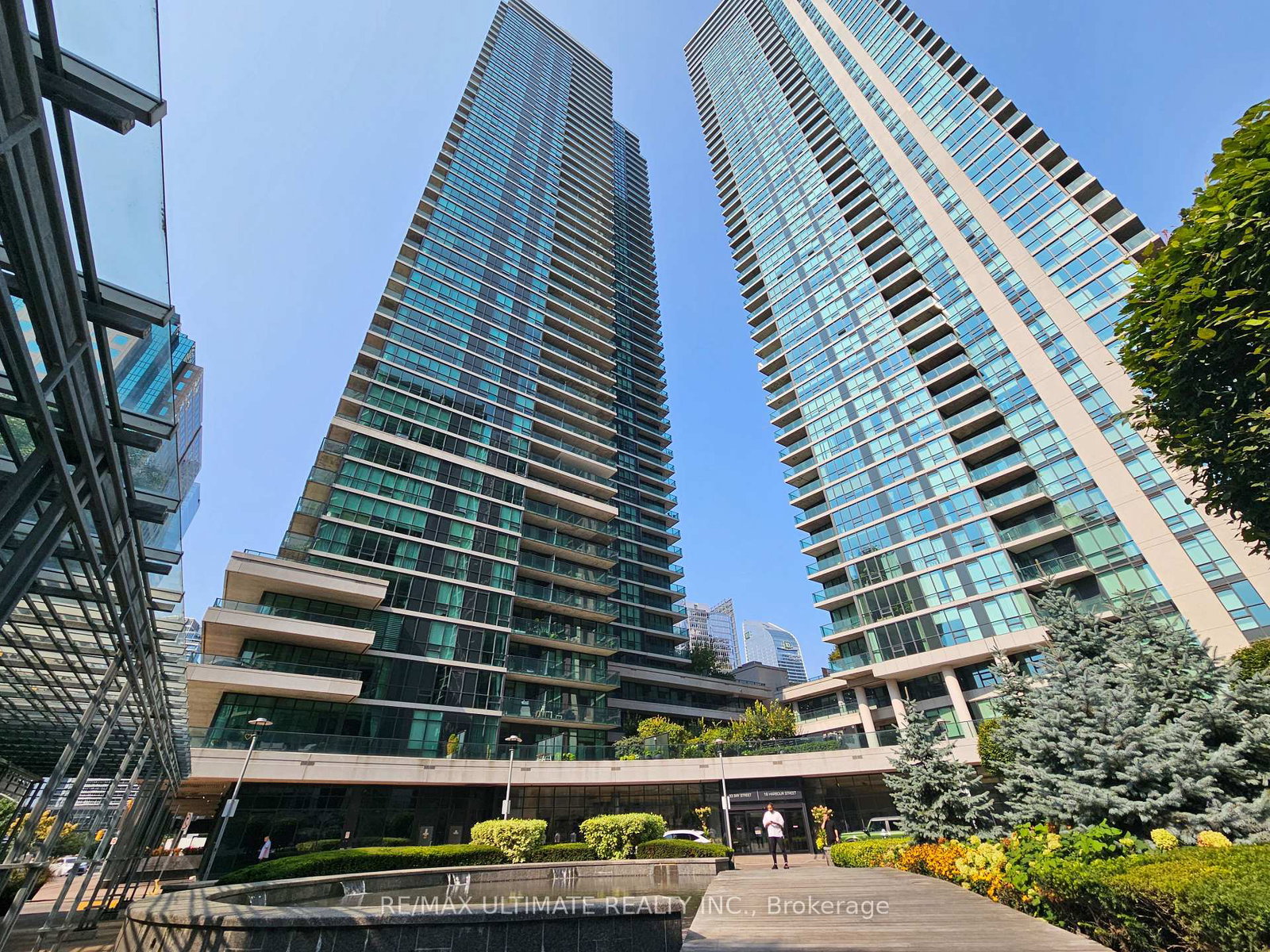 33-bay-street-toronto-ontario-c13025566