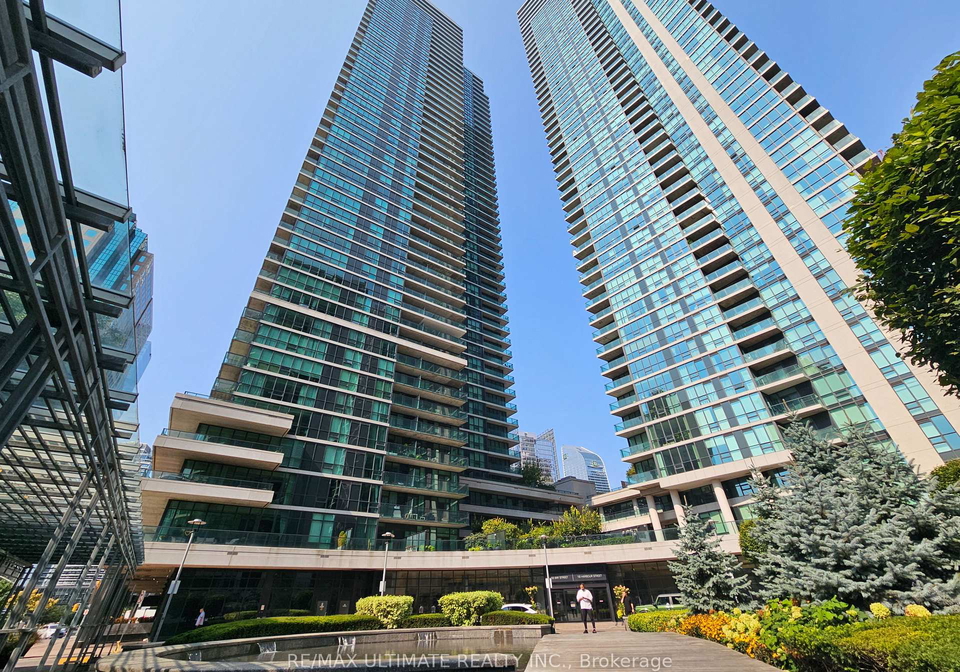 33-bay-street-toronto-ontario-c13025566