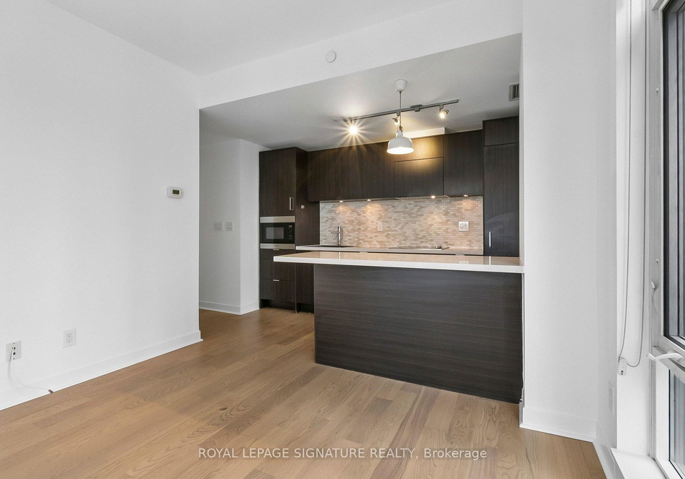 21-widmer-street-toronto-ontario-c13025632
