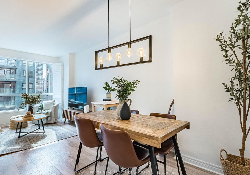 55-bloor-street-e-toronto-ontario-c13025968