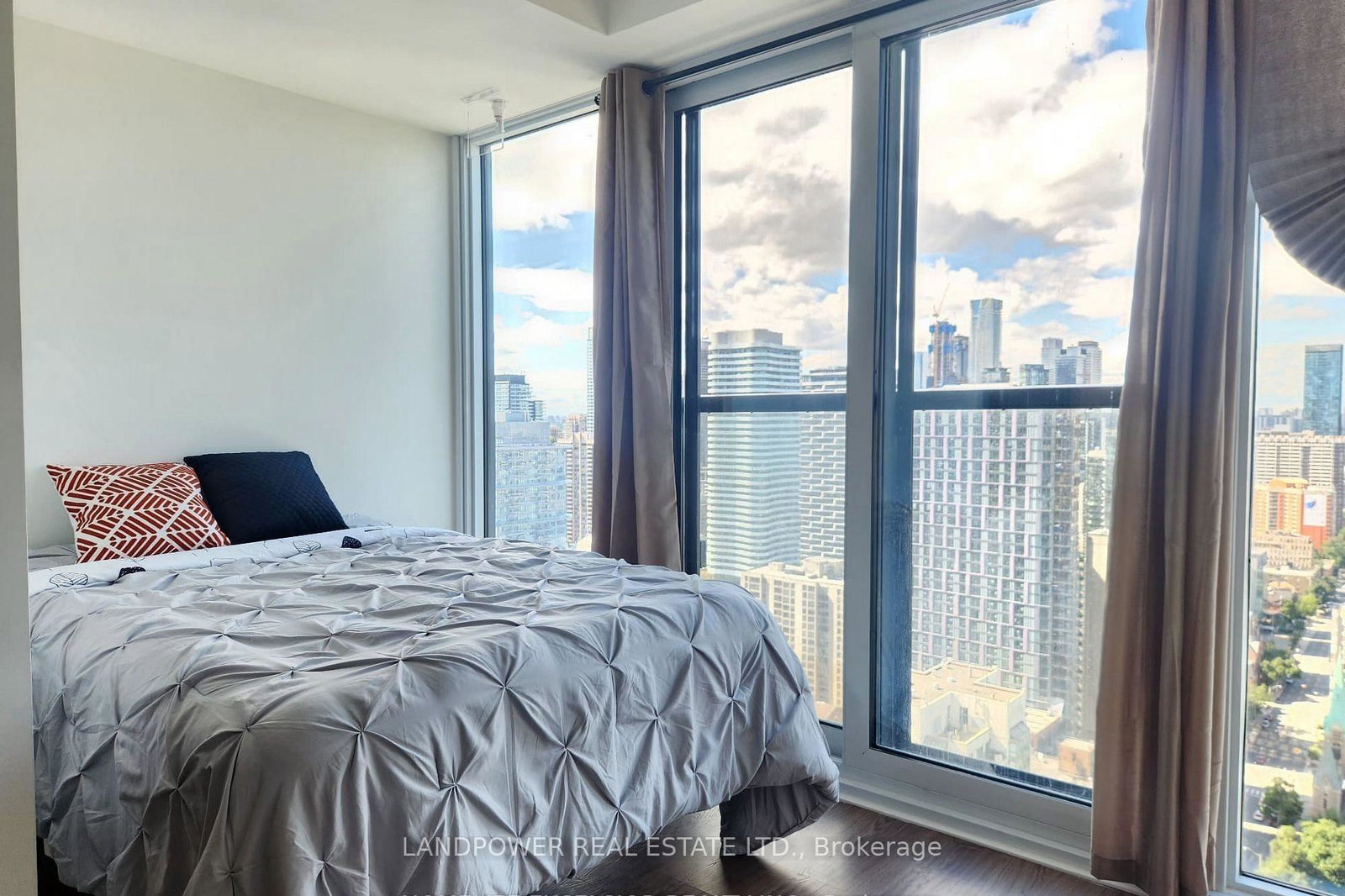 319-jarvis-street-toronto-ontario-c13026432
