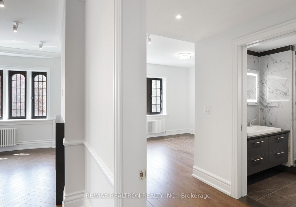 2-clarendon-avenue-toronto-ontario-c13026586