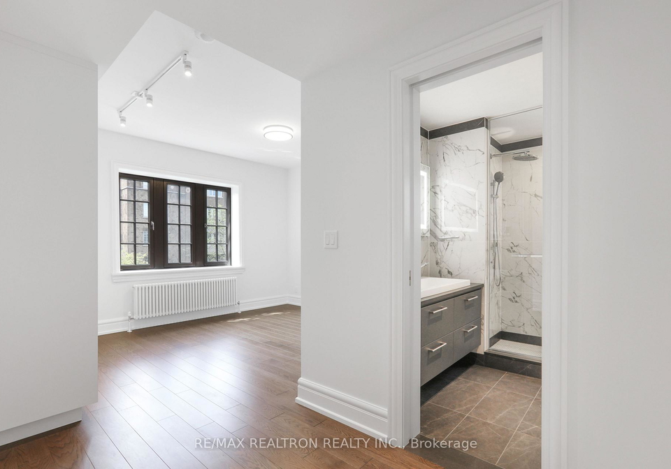 2-clarendon-avenue-toronto-ontario-c13026586