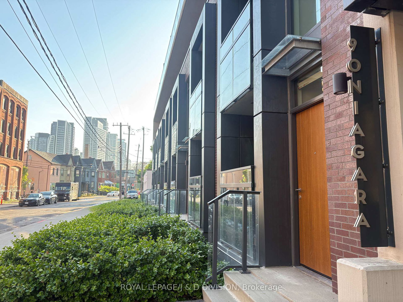 90-niagara-street-toronto-ontario-c13026620