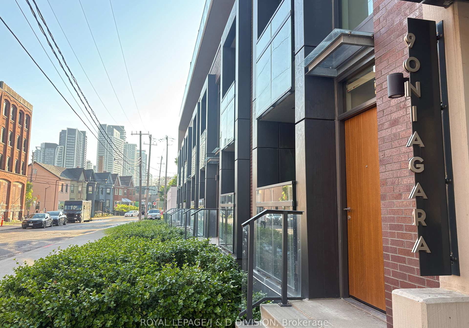 90-niagara-street-toronto-ontario-c13026620