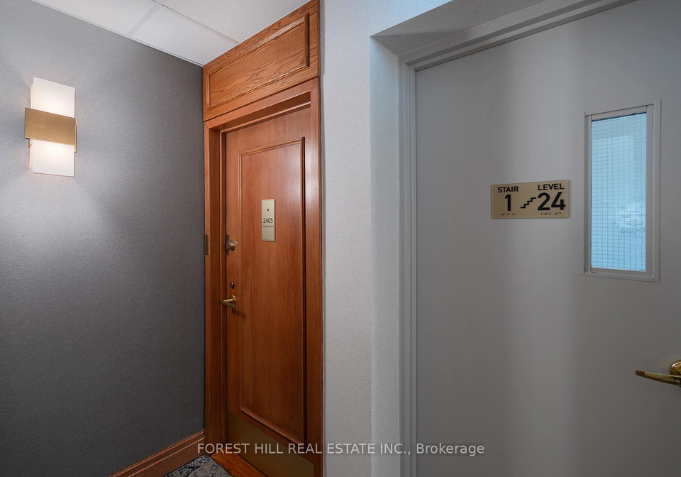 24-wellesley-street-w-toronto-ontario-c13027182