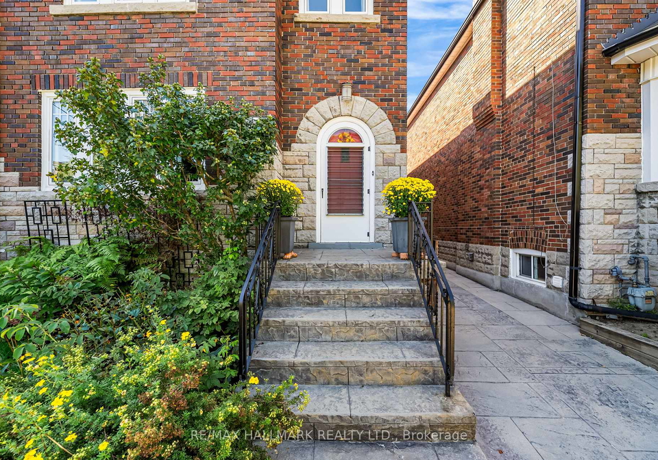 814-duplex-avenue-toronto-ontario-c13027466