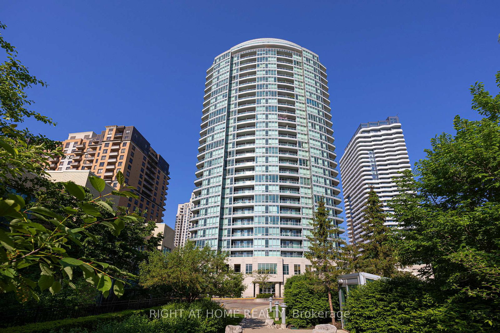 60-byng-avenue-north-york-ontario-c13027484