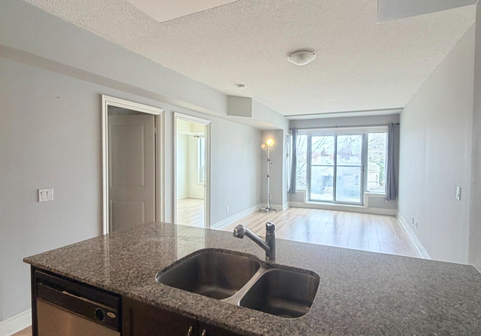 701-sheppard-avenue-w-toronto-ontario-c13027508