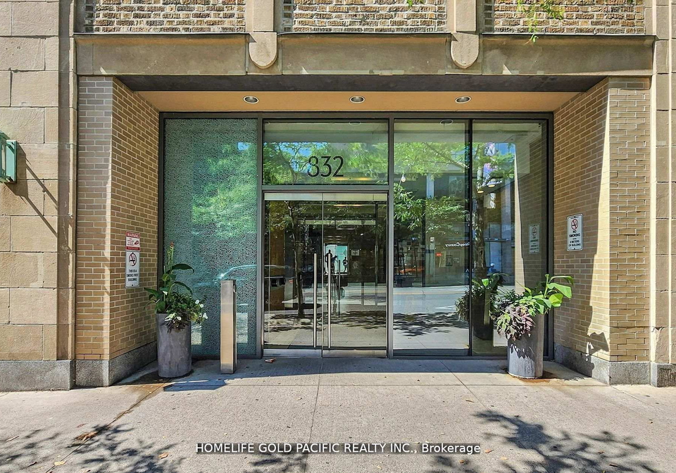 832-bay-street-toronto-ontario-c13027850