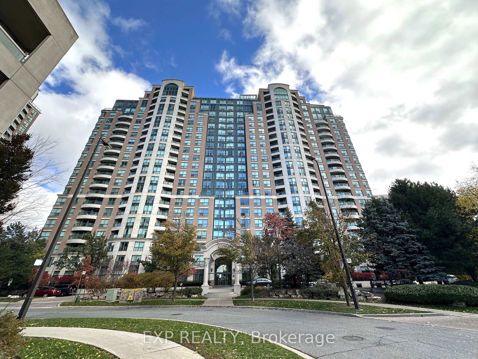 23-lorraine-drive-toronto-ontario-c13027952