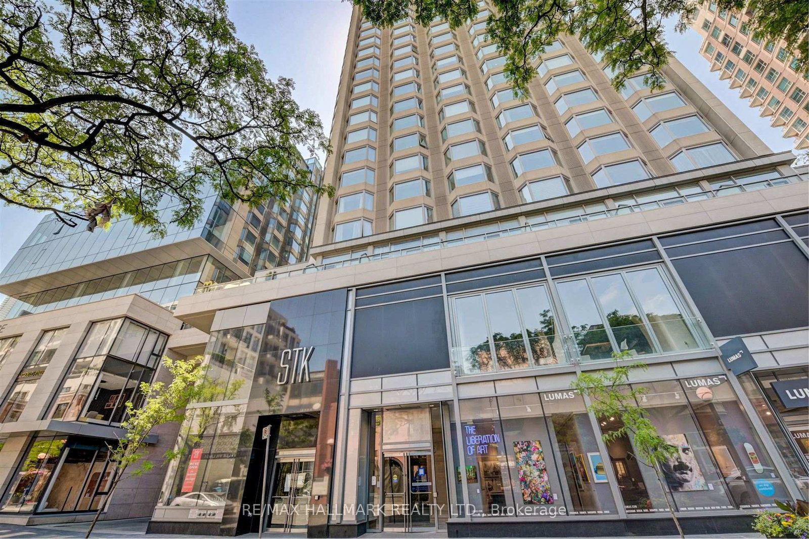 155-yorkville-avenue-toronto-ontario-c13027996