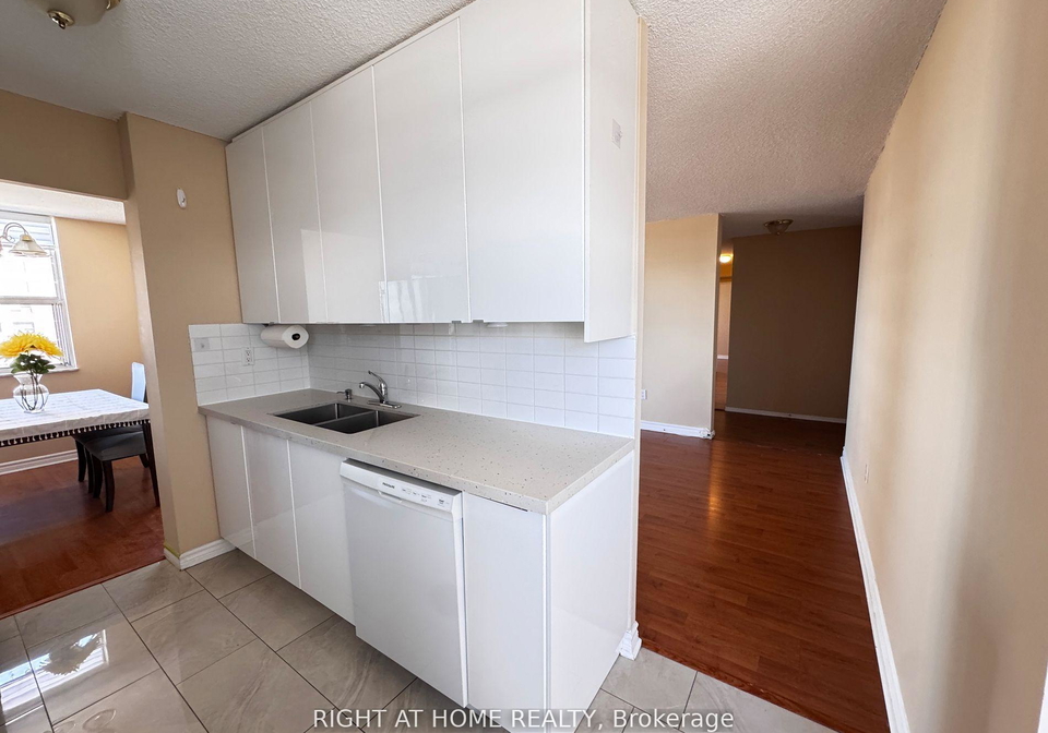 205-hilda-avenue-toronto-ontario-c13028010