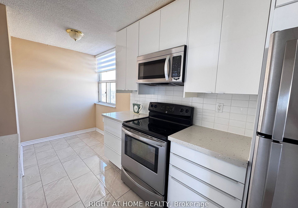 205-hilda-avenue-toronto-ontario-c13028010