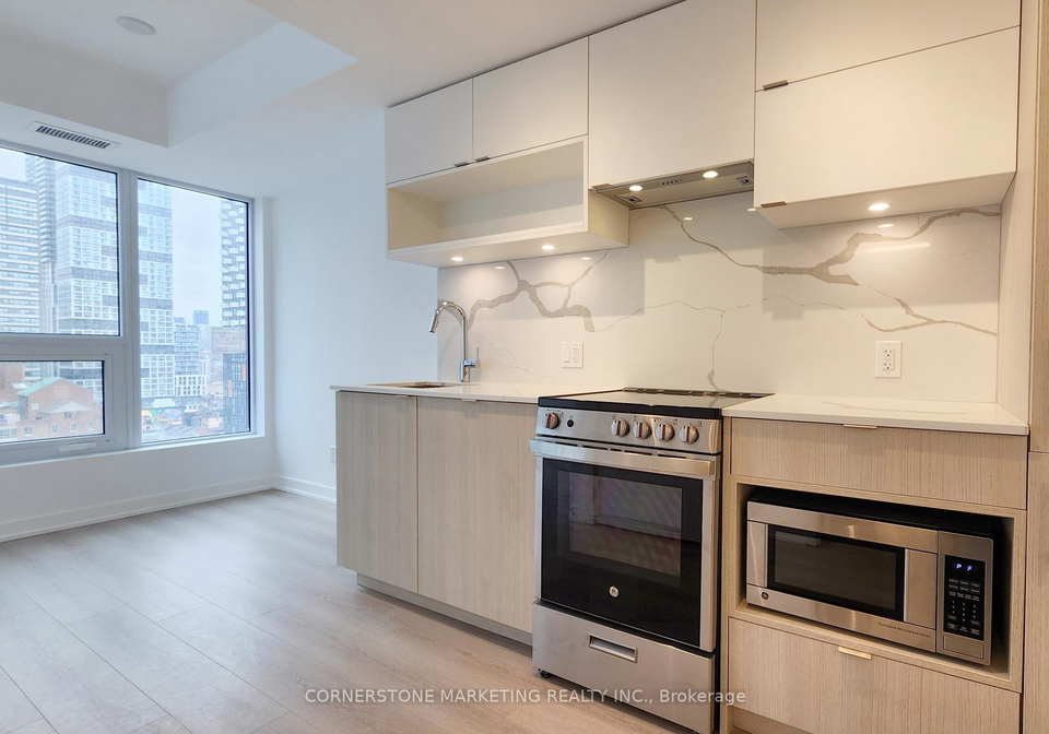 100-queen-street-e-toronto-ontario-c13028300