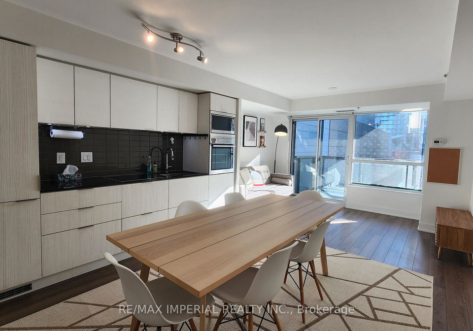 318-richmond-street-w-toronto-ontario-c13028360