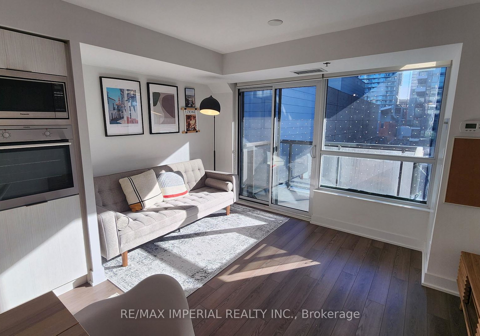 318-richmond-street-w-toronto-ontario-c13028360