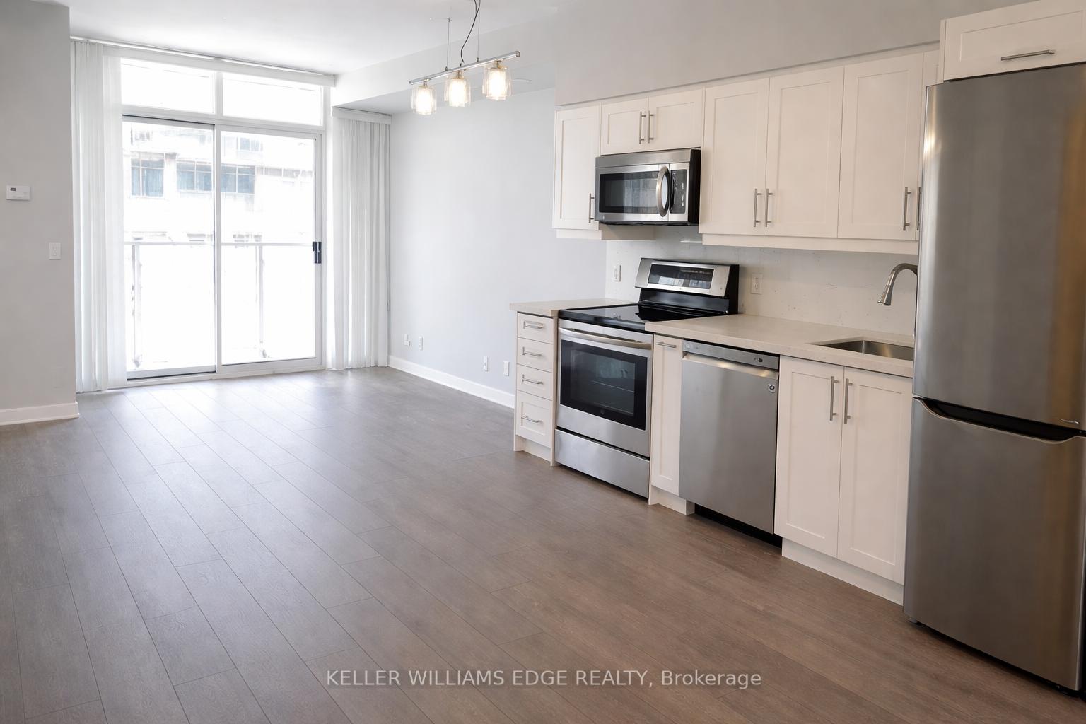 21-nelson-street-toronto-ontario-c13028598
