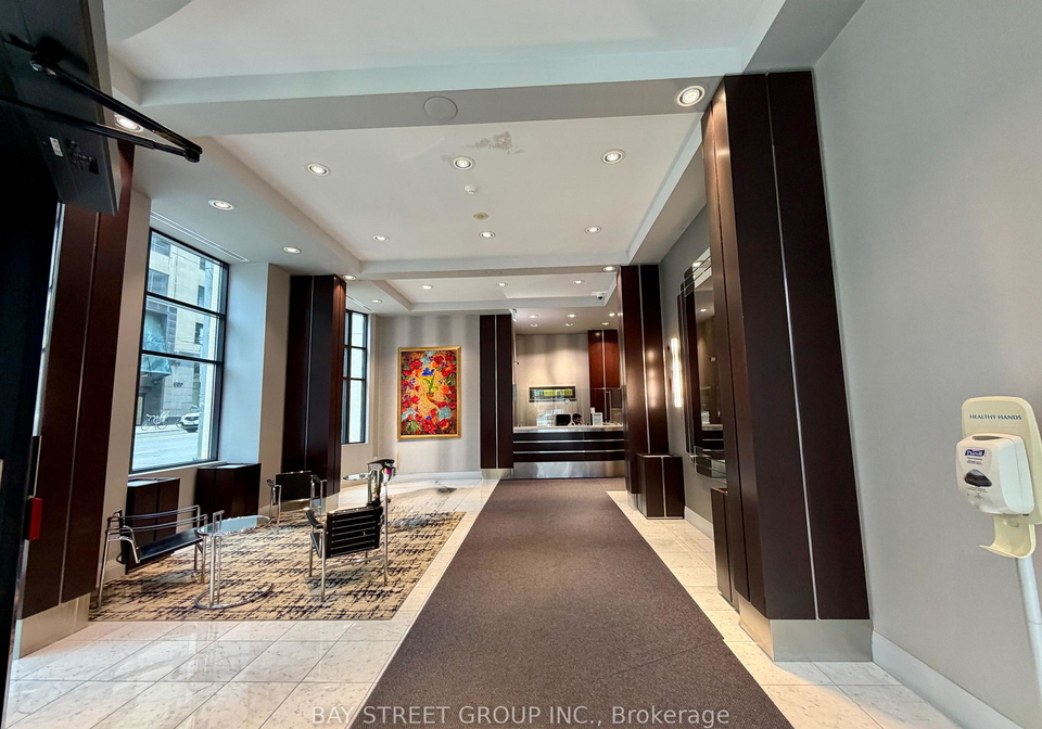 801-bay-street-toronto-ontario-c13028676