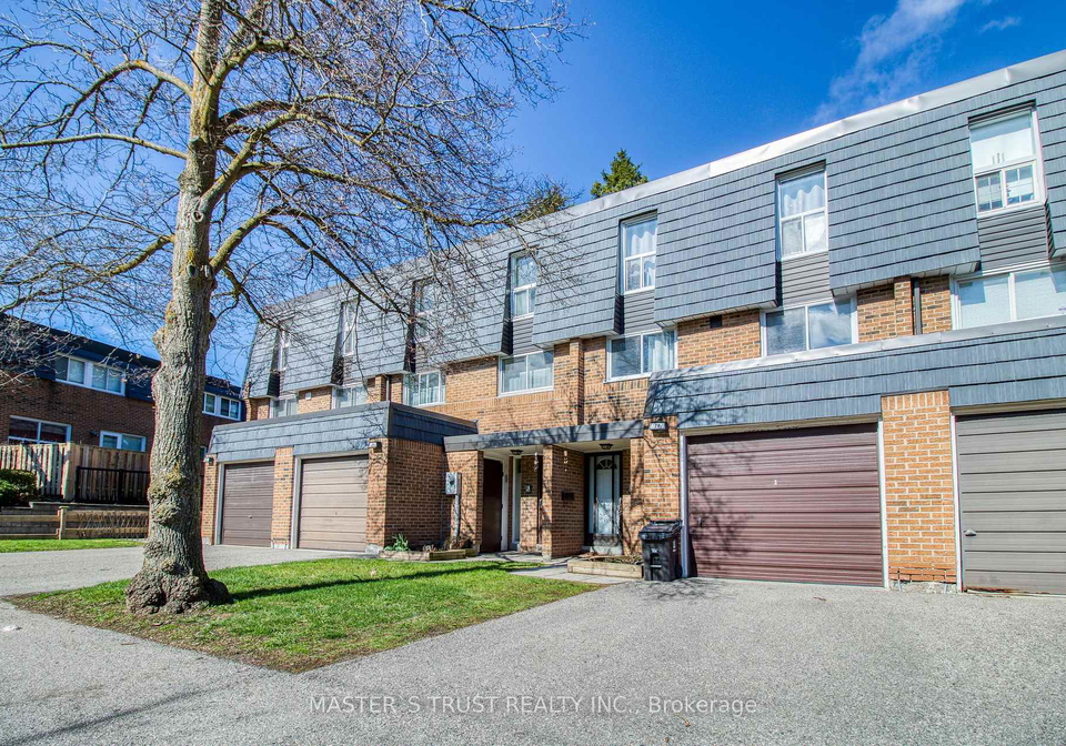 20-sego-royalway-north-york-ontario-c13028760