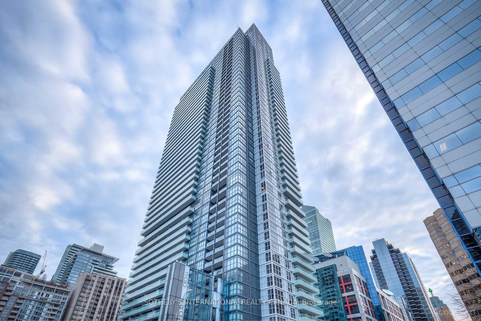 300-front-street-w-toronto-ontario-c13028780