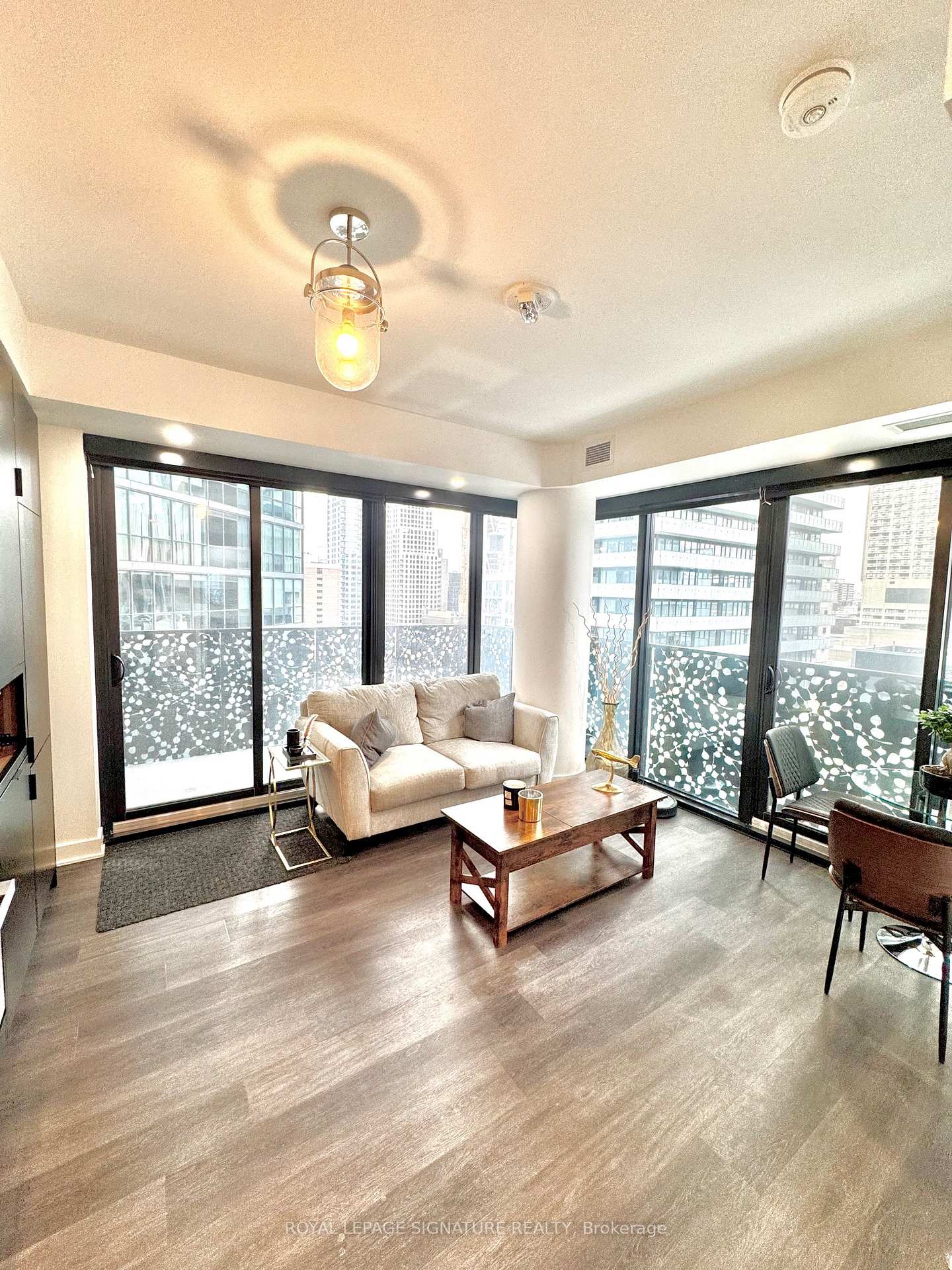 55-charles-street-e-toronto-ontario-c13029398