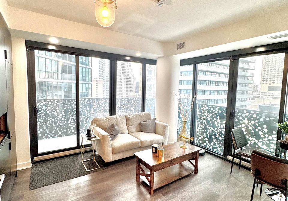 55-charles-street-e-toronto-ontario-c13029398