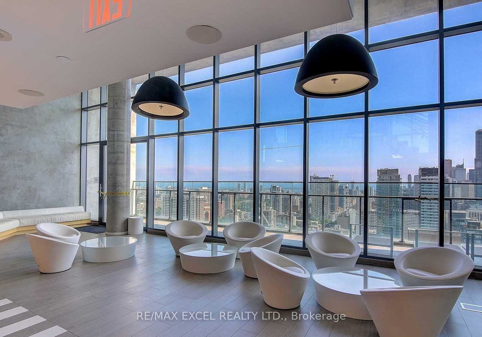 45-charles-street-e-toronto-ontario-c13029492