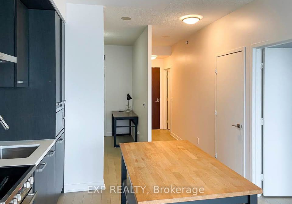 120-bayview-avenue-toronto-ontario-c13029656